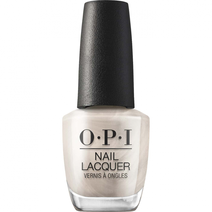 OPI Hands in the Clouds - Mjlkvit nagellacksnyans med skimrande prlemorglans - Elegant manikyr